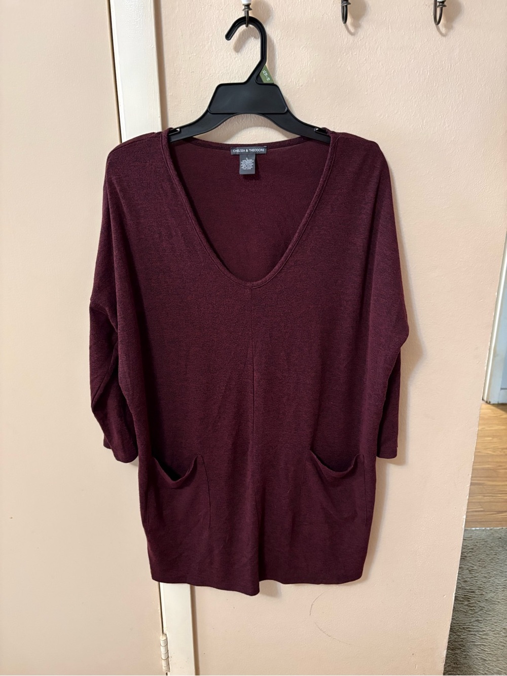 Chelsea & Theodore Burgandy Tunic Top Pockets Sz L